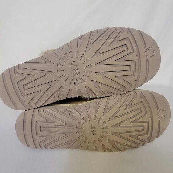 Ugg Size  8 Gold Boots W Bailey Button Mirage 1010266 - Picture 8 of 10